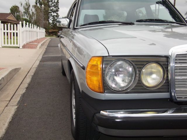 1985 Mercedes-Benz 300-Series 123 Series - photo 4
