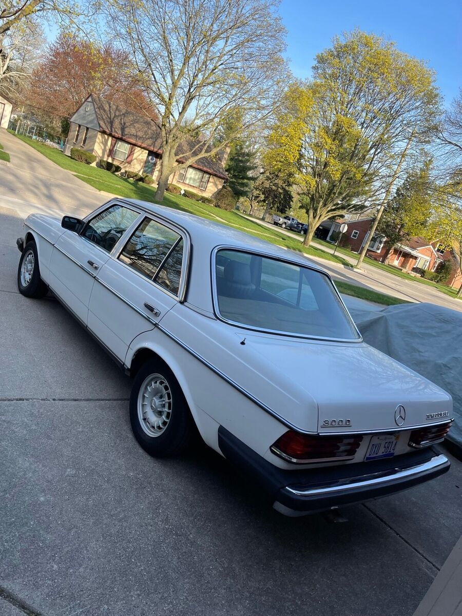 1985 Mercedes-Benz 300-Series - photo 3