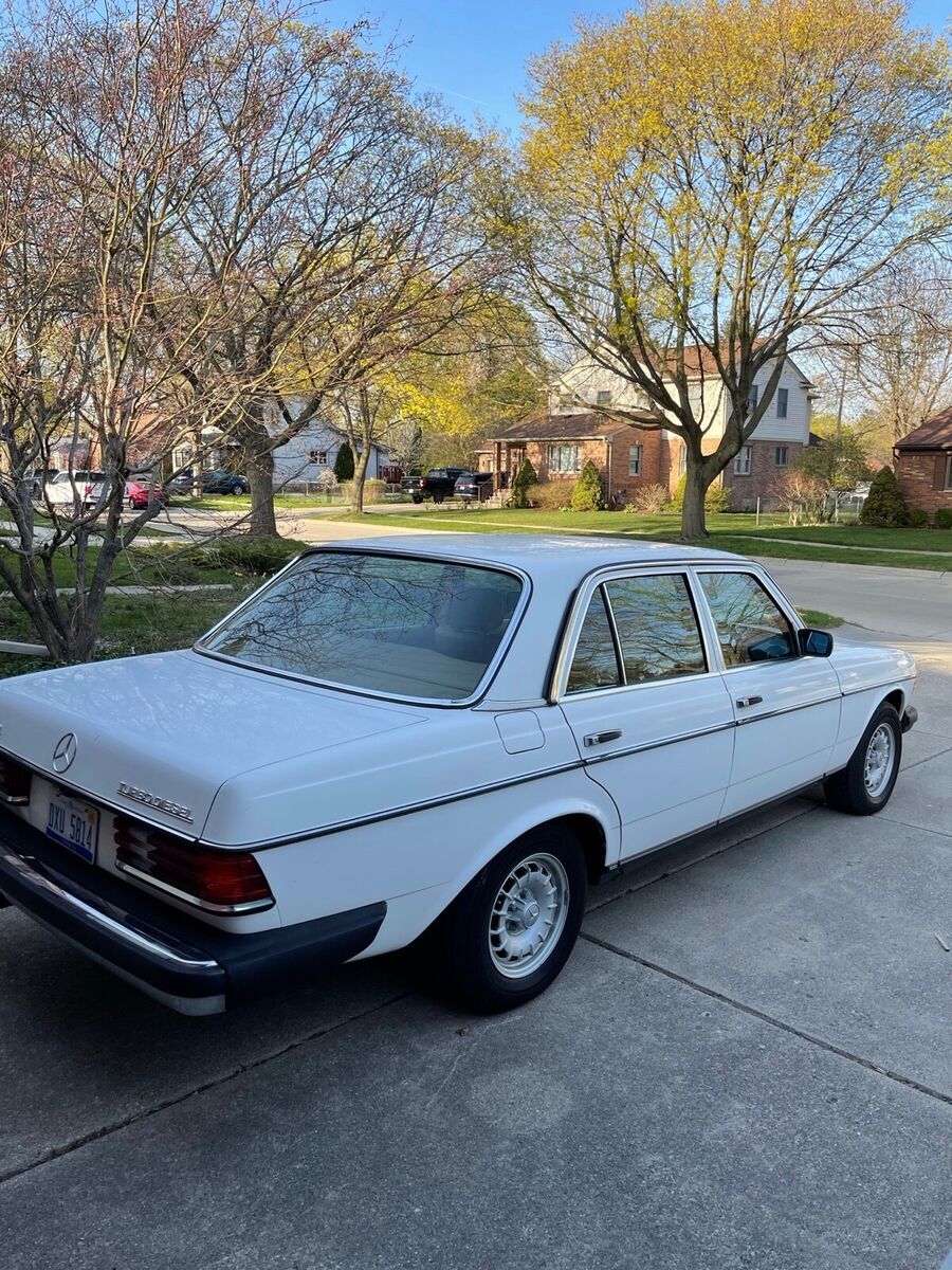 1985 Mercedes-Benz 300-Series - photo 4