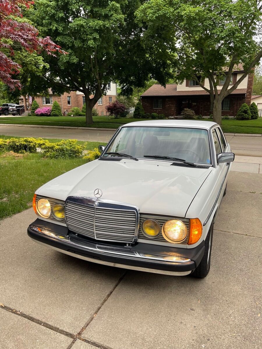 1985 Mercedes-Benz 300-Series - photo 7