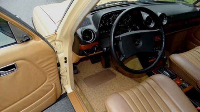 1985 Mercedes-Benz 300-Series SEE FULL DESCRIPTION BELOW - photo 11