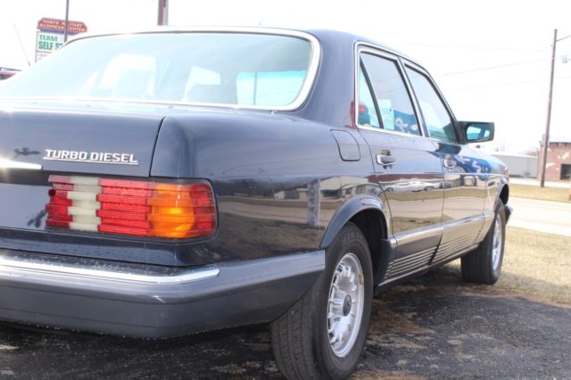 1985 Mercedes-Benz 300-Series Base Sedan 4-Door - photo 11