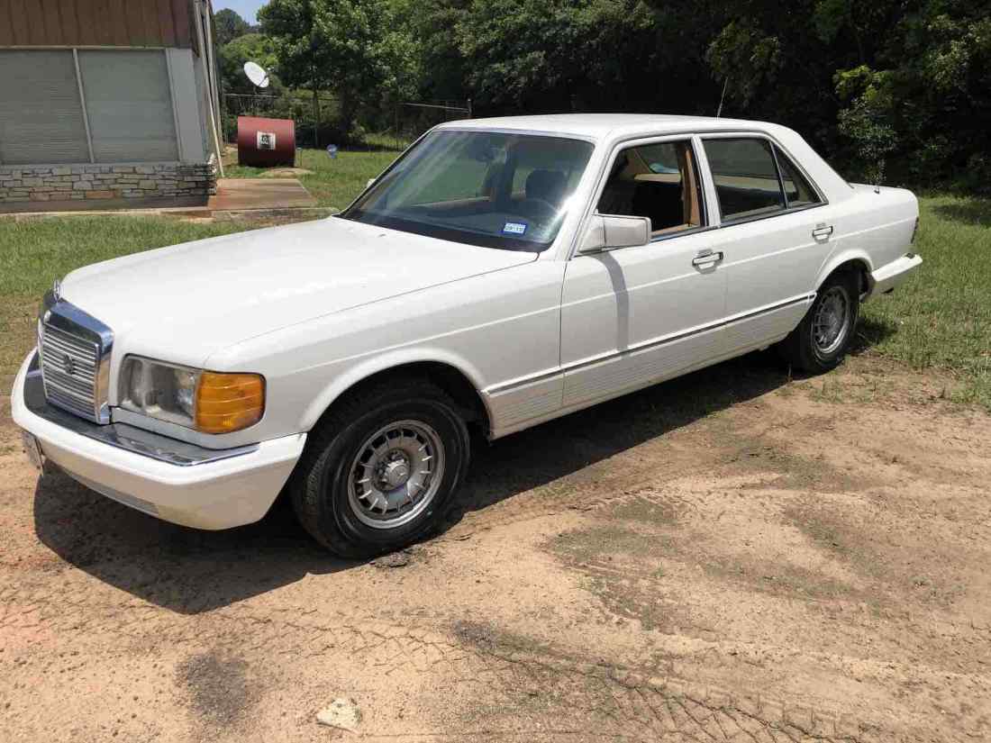 1985 Mercedes-Benz 300SD Sedan White RWD Automatic SD 1985 Mercedes-Benz 300SD SD