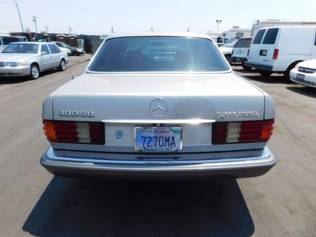 1985 Mercedes-Benz 300-Series 4 Dr Turbodiesel - photo 4