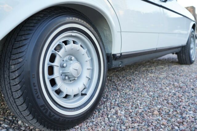 1985 Mercedes-Benz 300-Series - photo 12