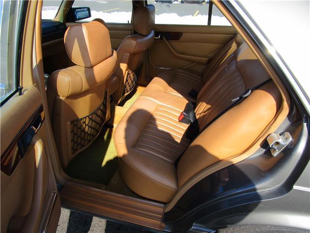1985 Mercedes-Benz 300-Series 380SE - photo 12