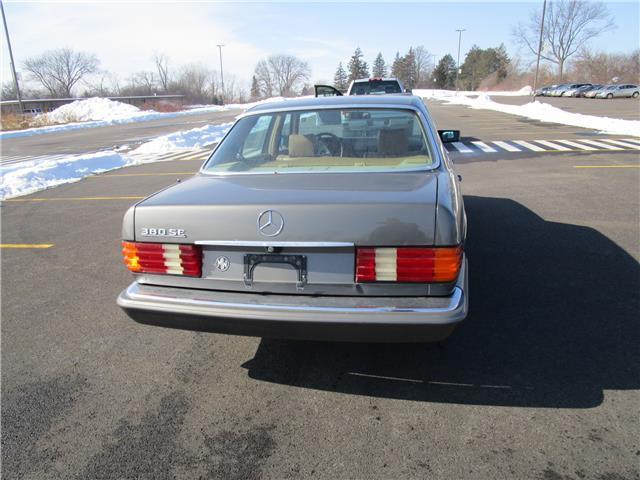 1985 Mercedes-Benz 300-Series 380SE - photo 6
