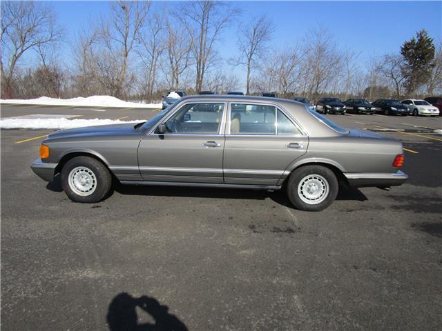 1985 Mercedes-Benz 300-Series 380SE - photo 9