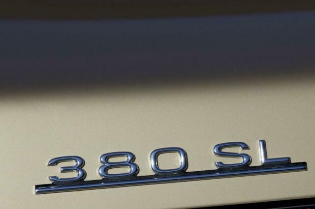 1985 Mercedes-Benz 300-Series 380SL - photo 12