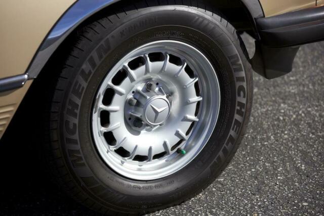 1985 Mercedes-Benz 300-Series 380SL - photo 5