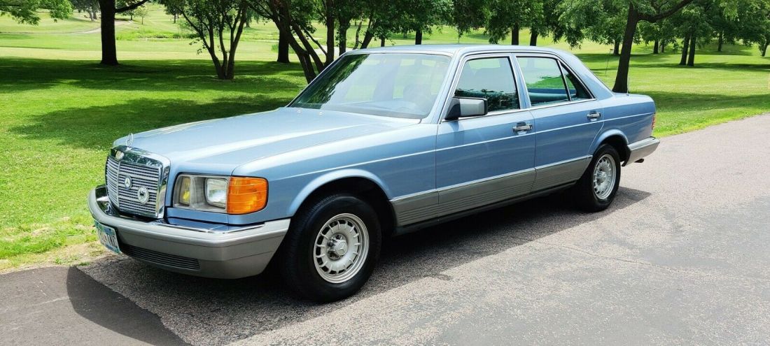 1985 Mercedes-Benz 300-Series