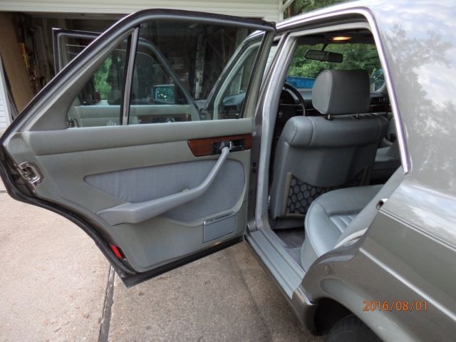 1985 Mercedes-Benz 300-Series - photo 11