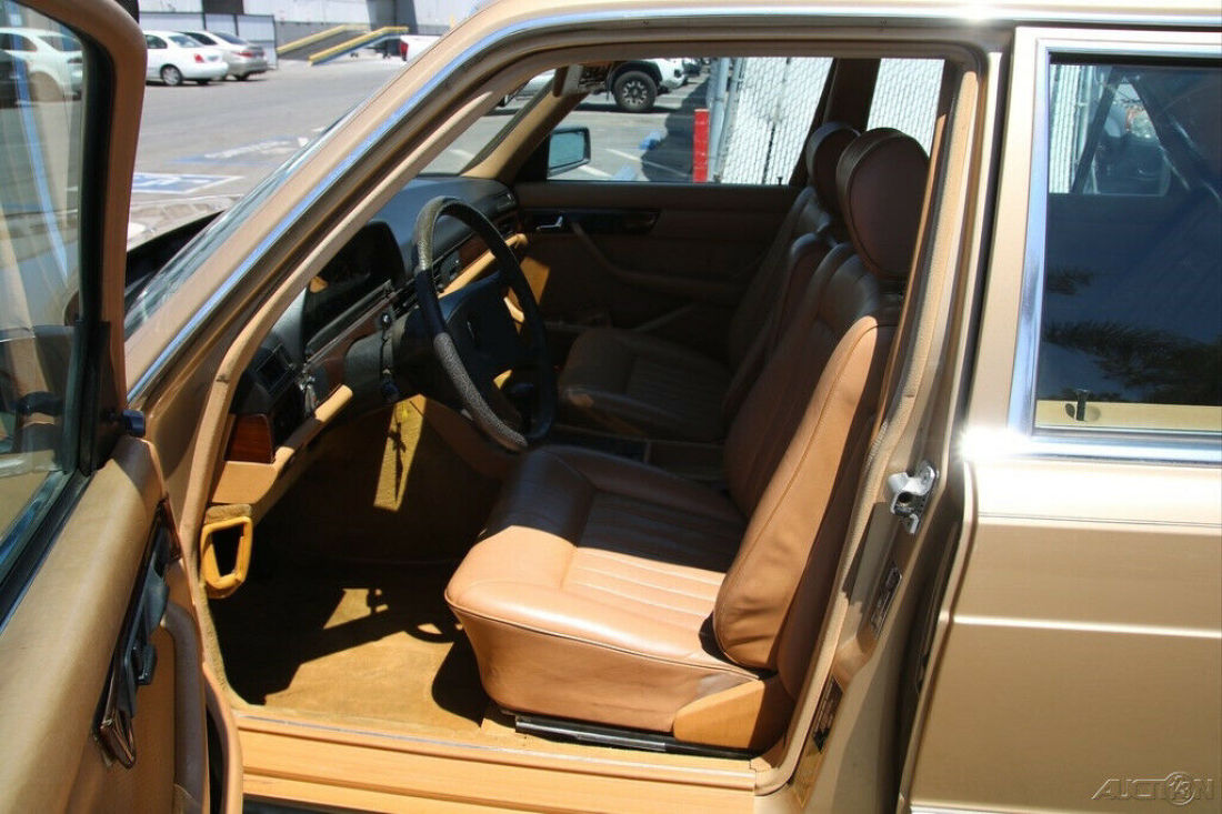 1985 Mercedes-Benz 300-Series 380 SE - photo 11