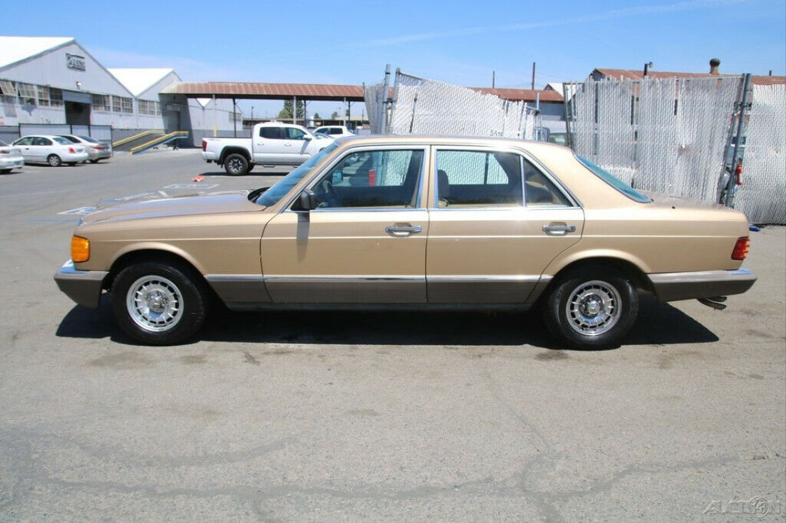 1985 Mercedes-Benz 300-Series 380 SE - photo 2