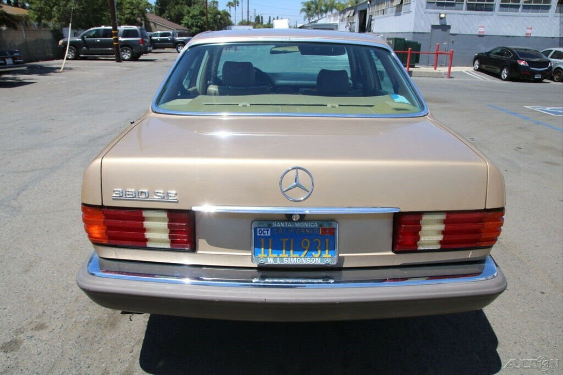 1985 Mercedes-Benz 300-Series 380 SE - photo 4