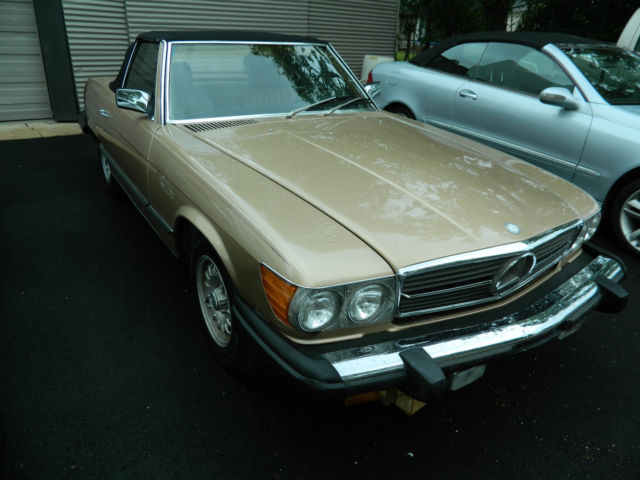 1985 Mercedes Benz 380SL, 3.8L OHC V8, 4 Speed Automatic Transmission. Both Tops 1985 Mercedes-Benz SL-Class 380SL