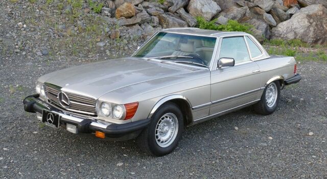 1985 Mercedes-Benz 380SL Convertible with Soft Top & Hard Top - ONLY 71K MILES 1985 Mercedes-Benz SL-Class