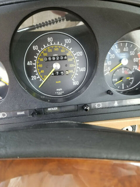1985 Mercedes-Benz 300-Series 380SL - photo 3