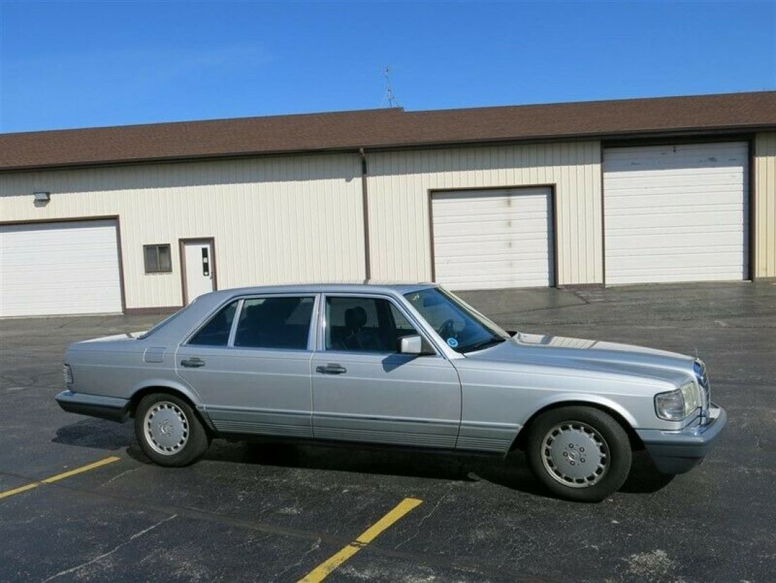 1985 Mercedes-Benz 500SEL Sedan, FL Car, Cold A/C - photo 13