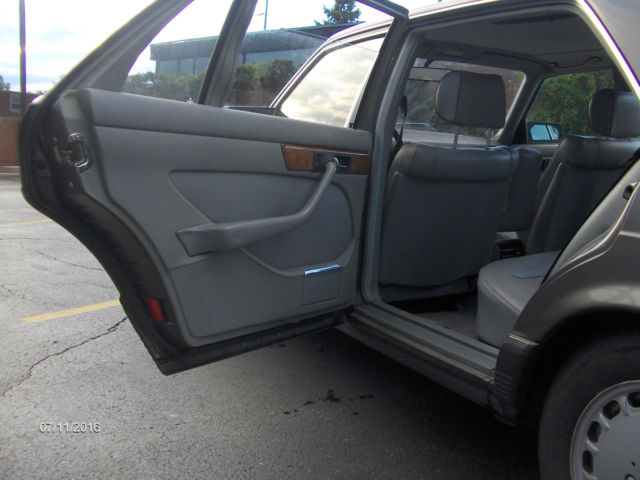 1985 Mercedes-Benz 300-Series 380 SEL - photo 9