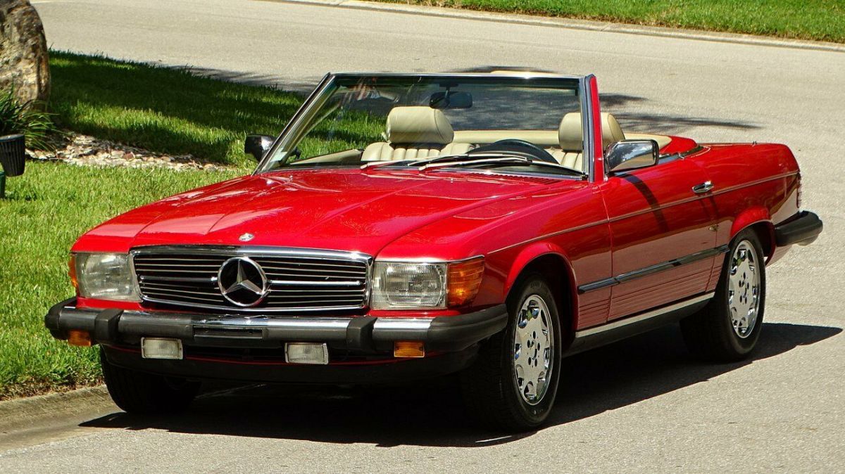 1985 MERCEDES BENZ ROADSTER 87000 MILES IN EXCELLENT CONDITION INSIDE AN OUT 1985 Mercedes-Benz SL-Class ROADSTER