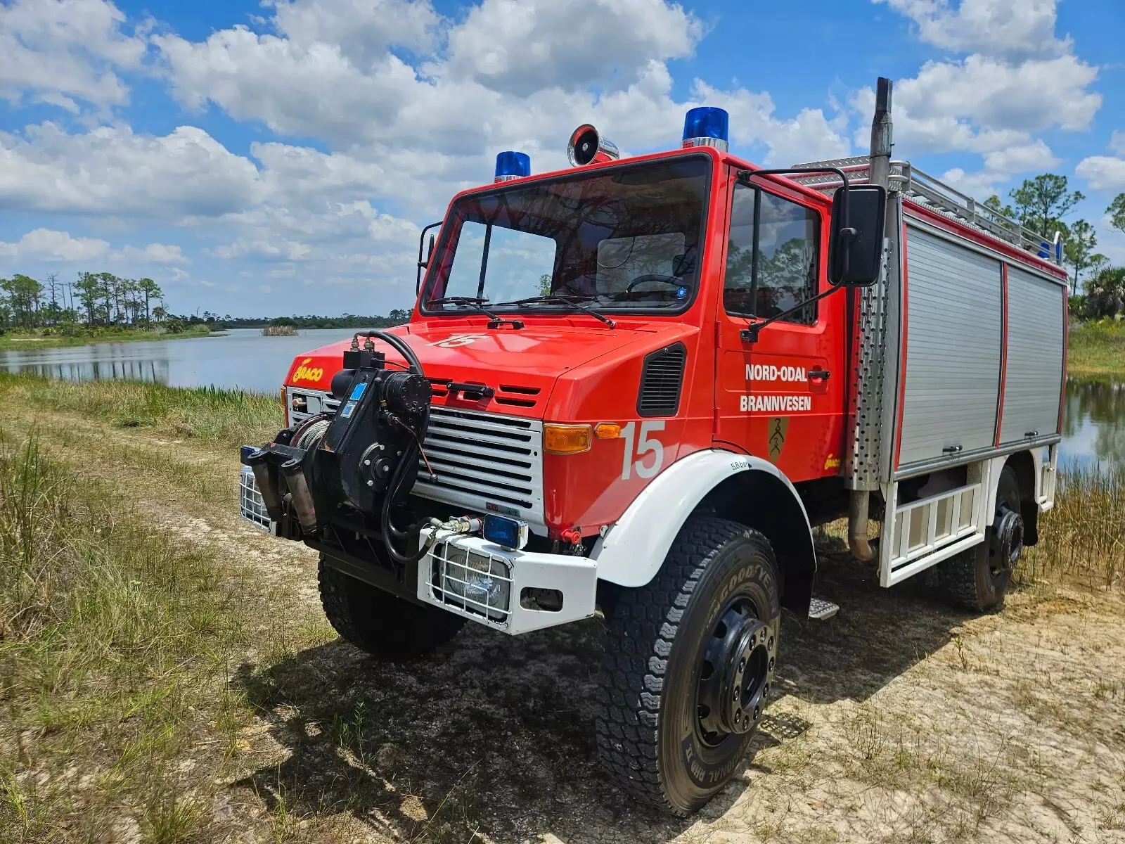 1980 Mercedes-Benz Unimog U1700L - photo 2