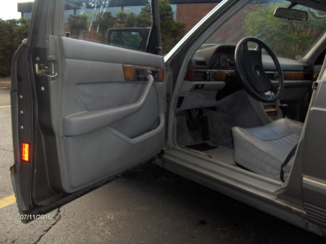 1985 Mercedes-Benz 300-Series 380 - photo 7