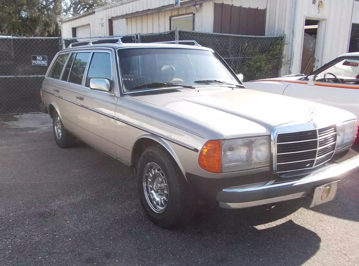 1985 Mercedes-Benz300 TD Wagon turbo diesel 1985 Mercedes-Benz 300-Series