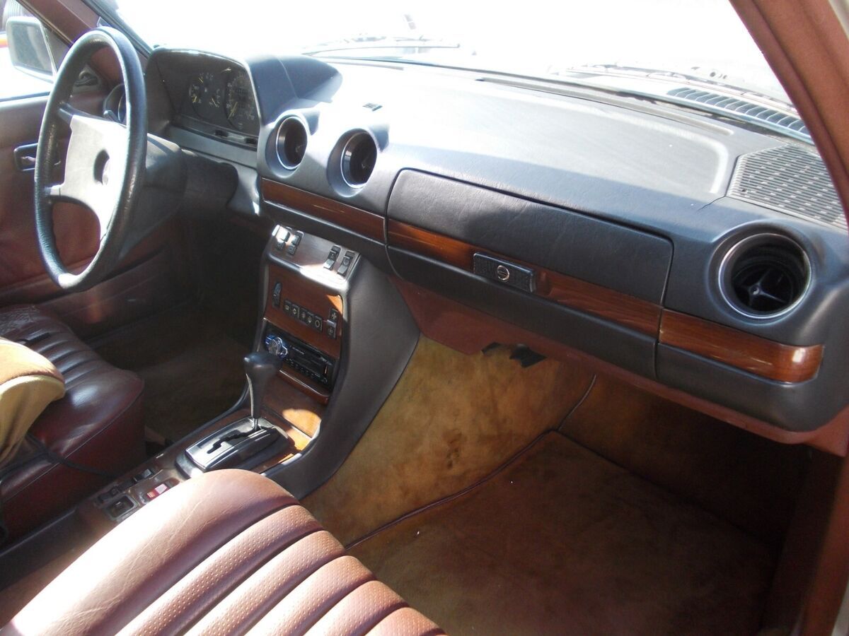 1985 Mercedes-Benz 300-Series - photo 11