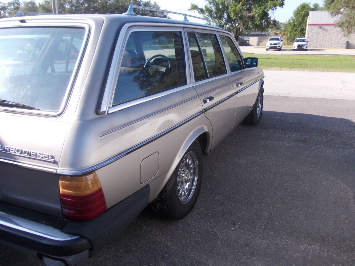 1985 Mercedes-Benz 300-Series - photo 13