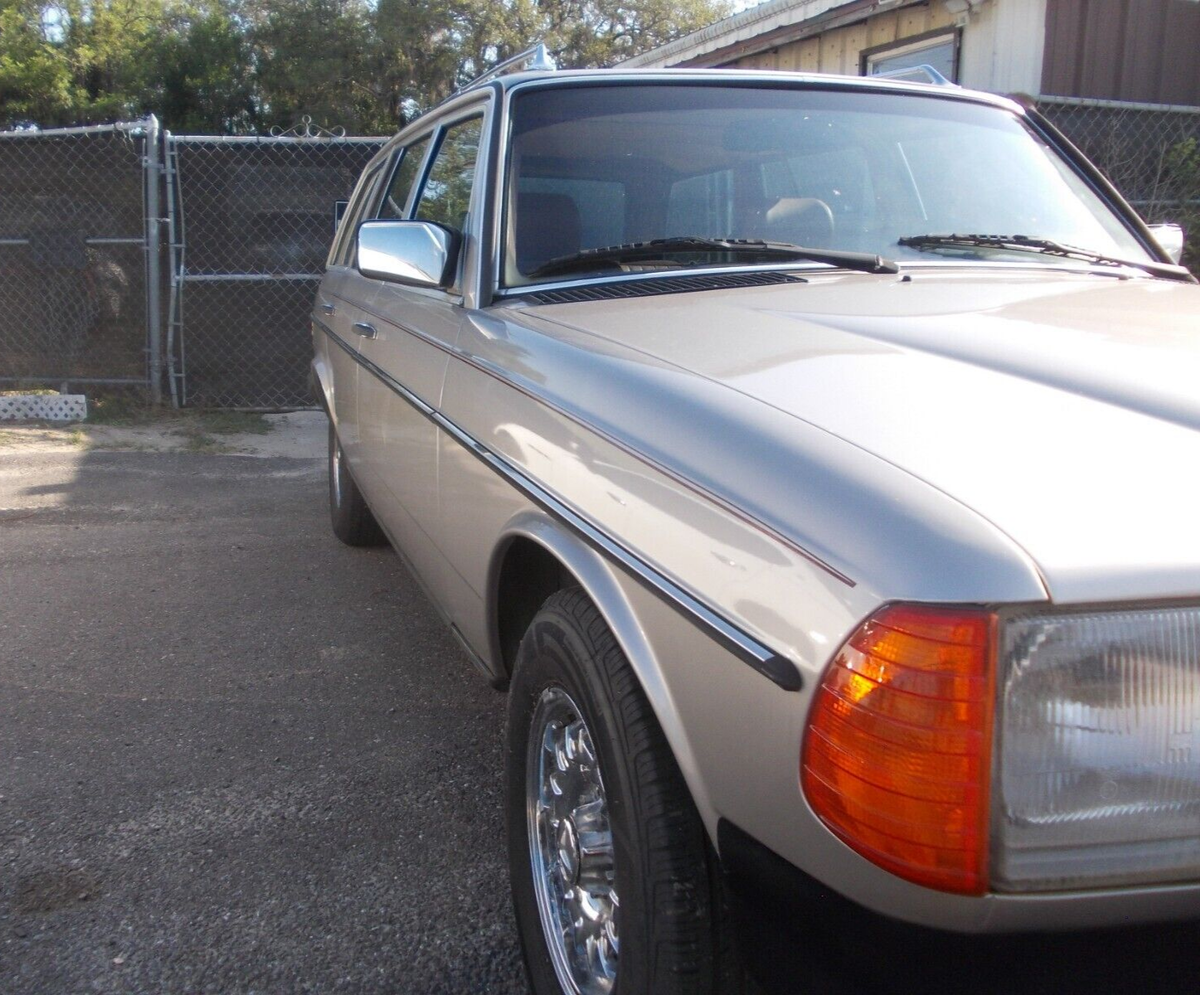 1985 Mercedes-Benz 300-Series - photo 2