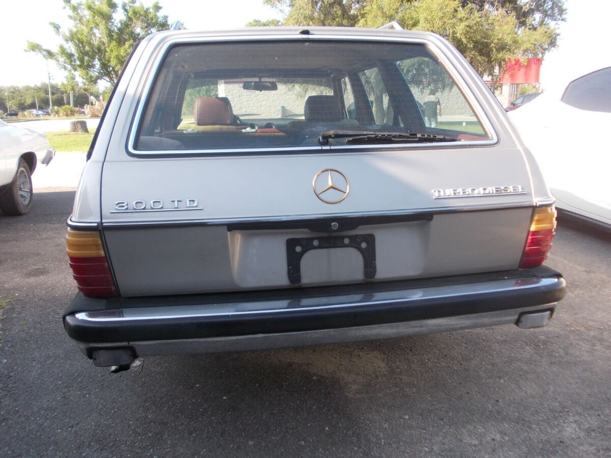 1985 Mercedes-Benz 300-Series - photo 8