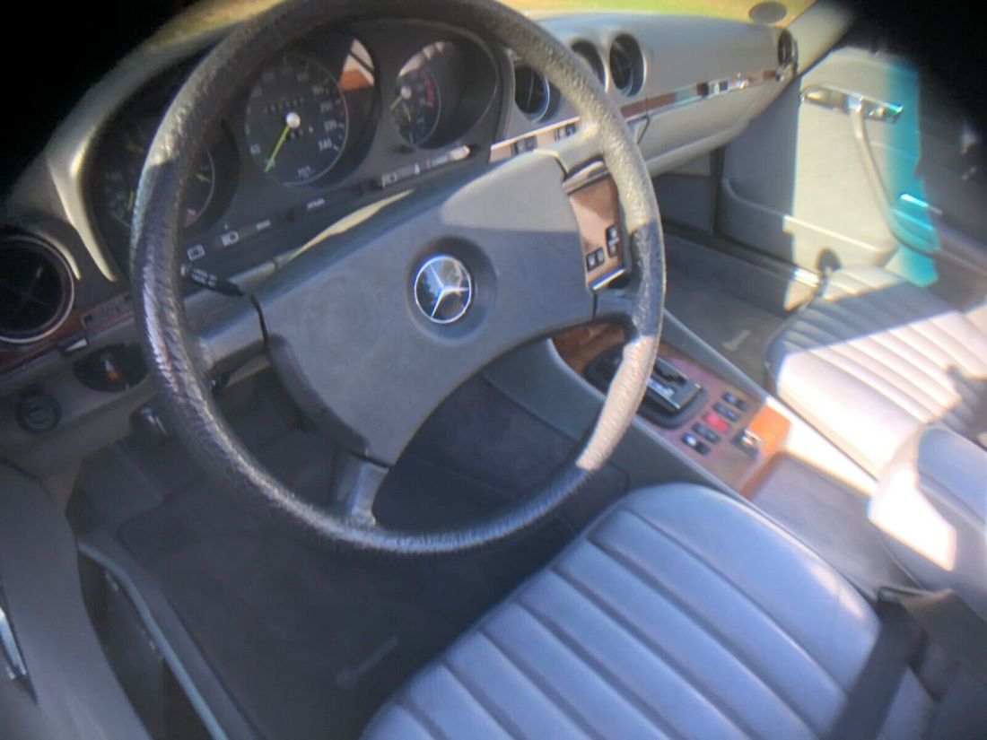 1985 Mercedes-Benz SL-Class 380SL R107 Roadster Convertible - photo 3