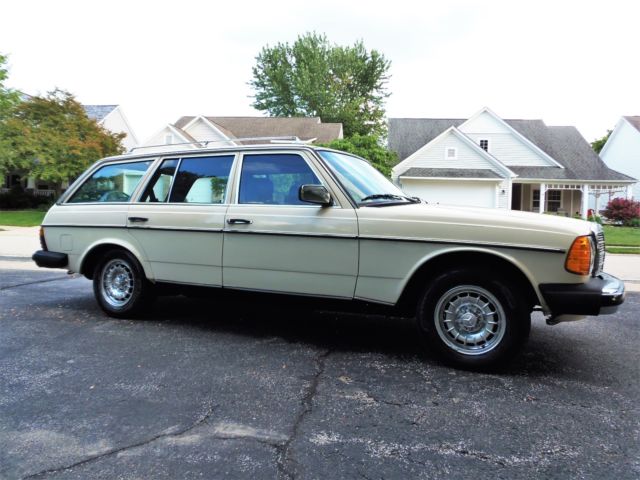 1985 Mercedes-Benz 300-Series ULTRA RARE*SURVIVOR*NO RESERVE* - photo 11