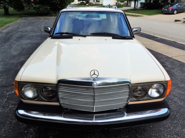 1985 Mercedes-Benz 300-Series ULTRA RARE*SURVIVOR*NO RESERVE* - photo 13