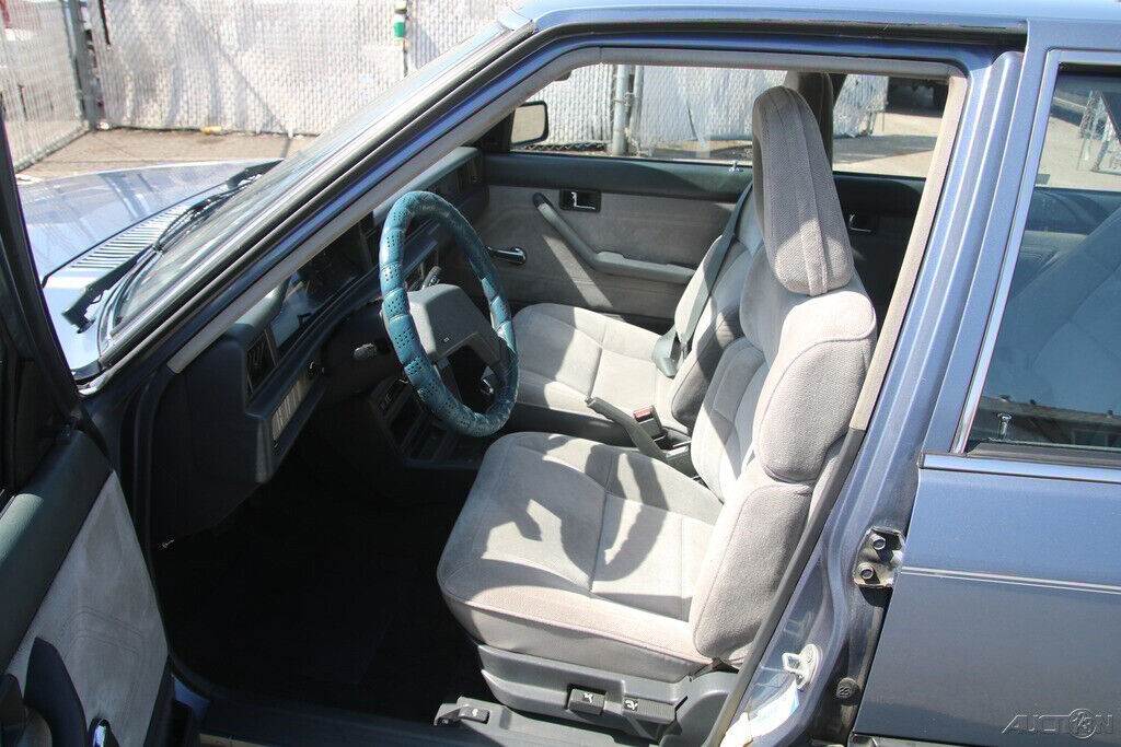 1985 Mitsubishi Tredia L - photo 11