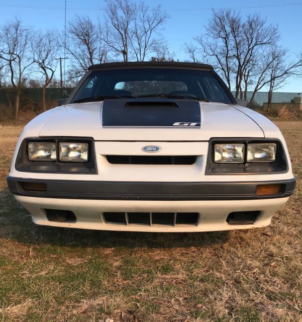 1985 Ford Mustang GT - photo 2