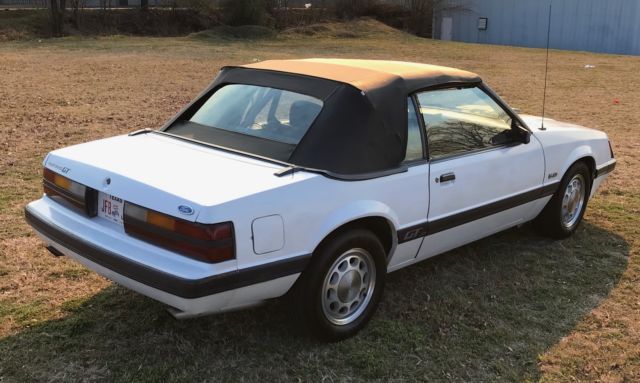 1985 Ford Mustang GT - photo 4