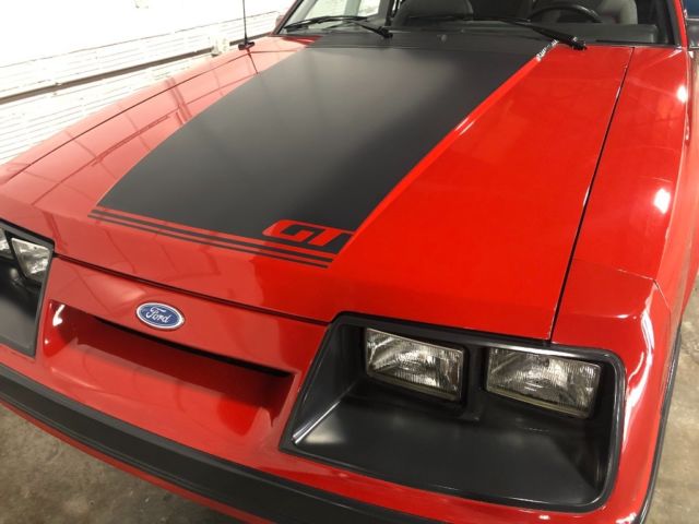 1985 Ford Mustang GT - photo 5