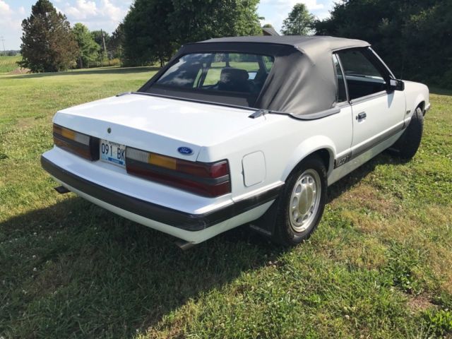 1985 Ford Mustang GT - photo 4