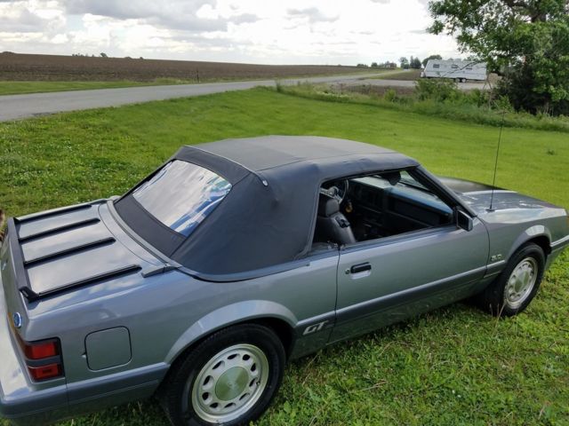 1985 Ford Mustang - photo 2
