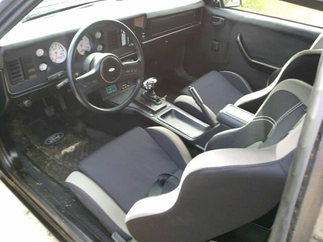 1985 Ford Mustang GT - photo 10