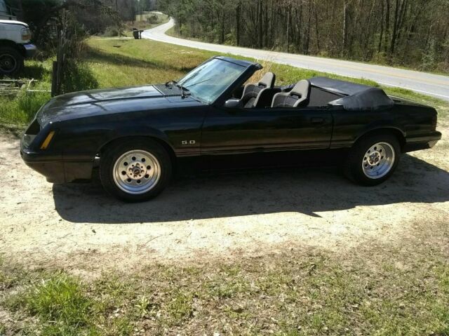 1985 Ford Mustang GT - photo 4