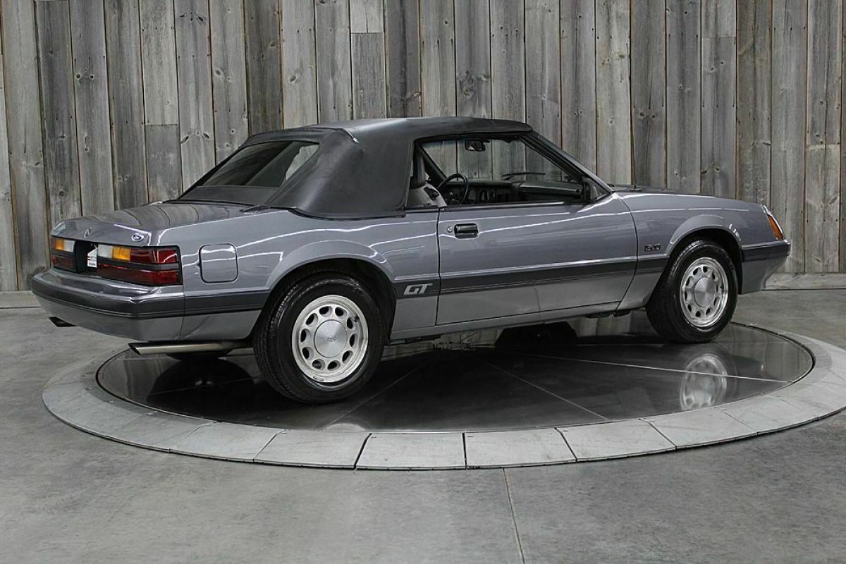 1985 Ford Mustang GT Original 7k Miles 5spd Manual Conv Like New - photo 4