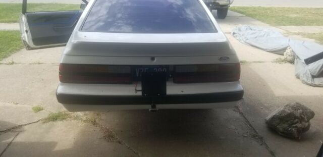 1985 Ford Mustang - photo 2