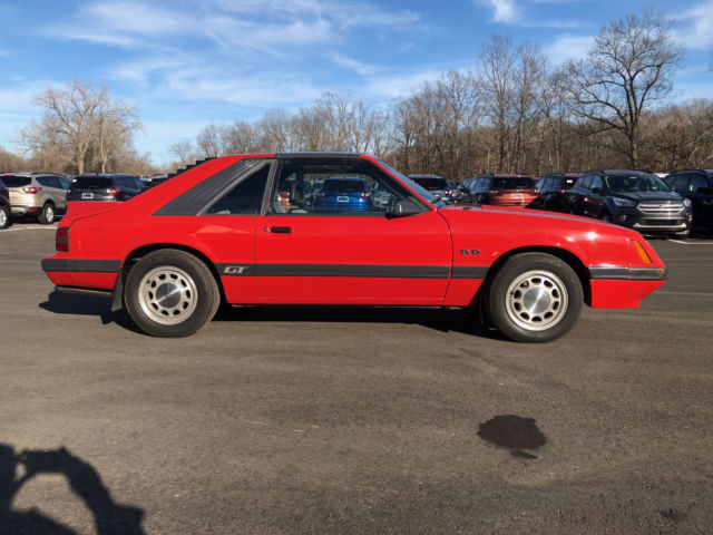 1985 Ford Mustang GT - photo 3