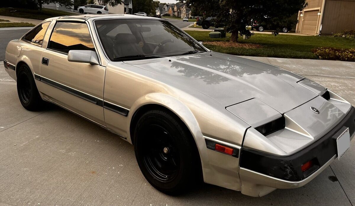 1985 Nissan 300ZX 2+2 - photo 2