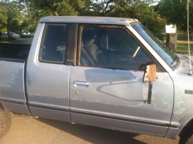 1985 Nissan Other Pickups - photo 2