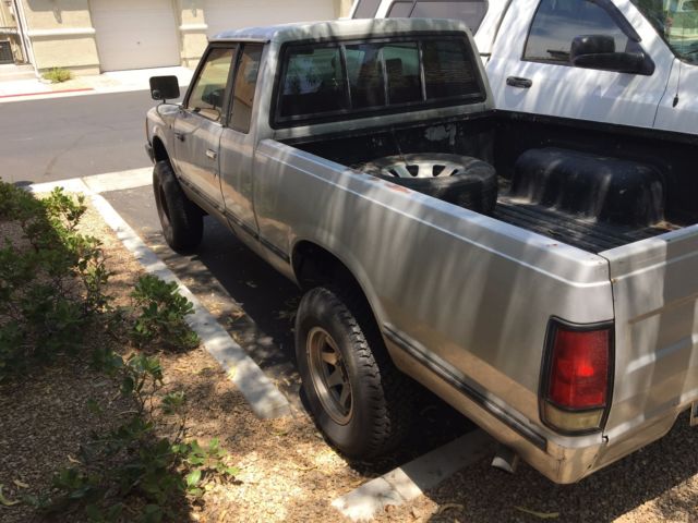 1985 Nissan Other Pickups Deluxe - photo 4