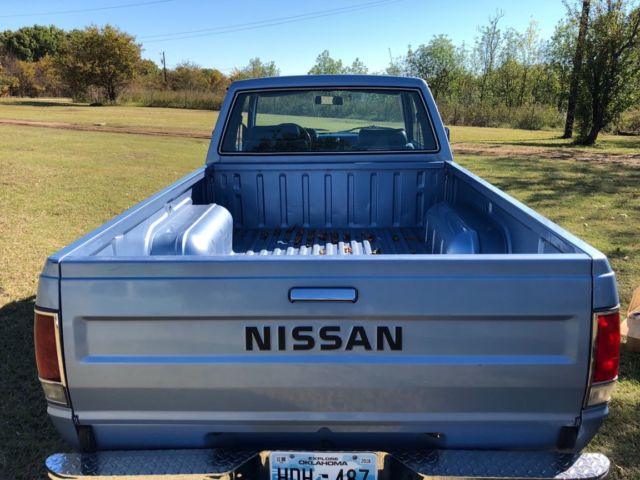 1985 Nissan King Cab 720 DLX - photo 4